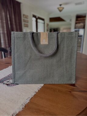 5 for $15 🦋 EMIRATES | First Class Tote Bag in Grey Jute